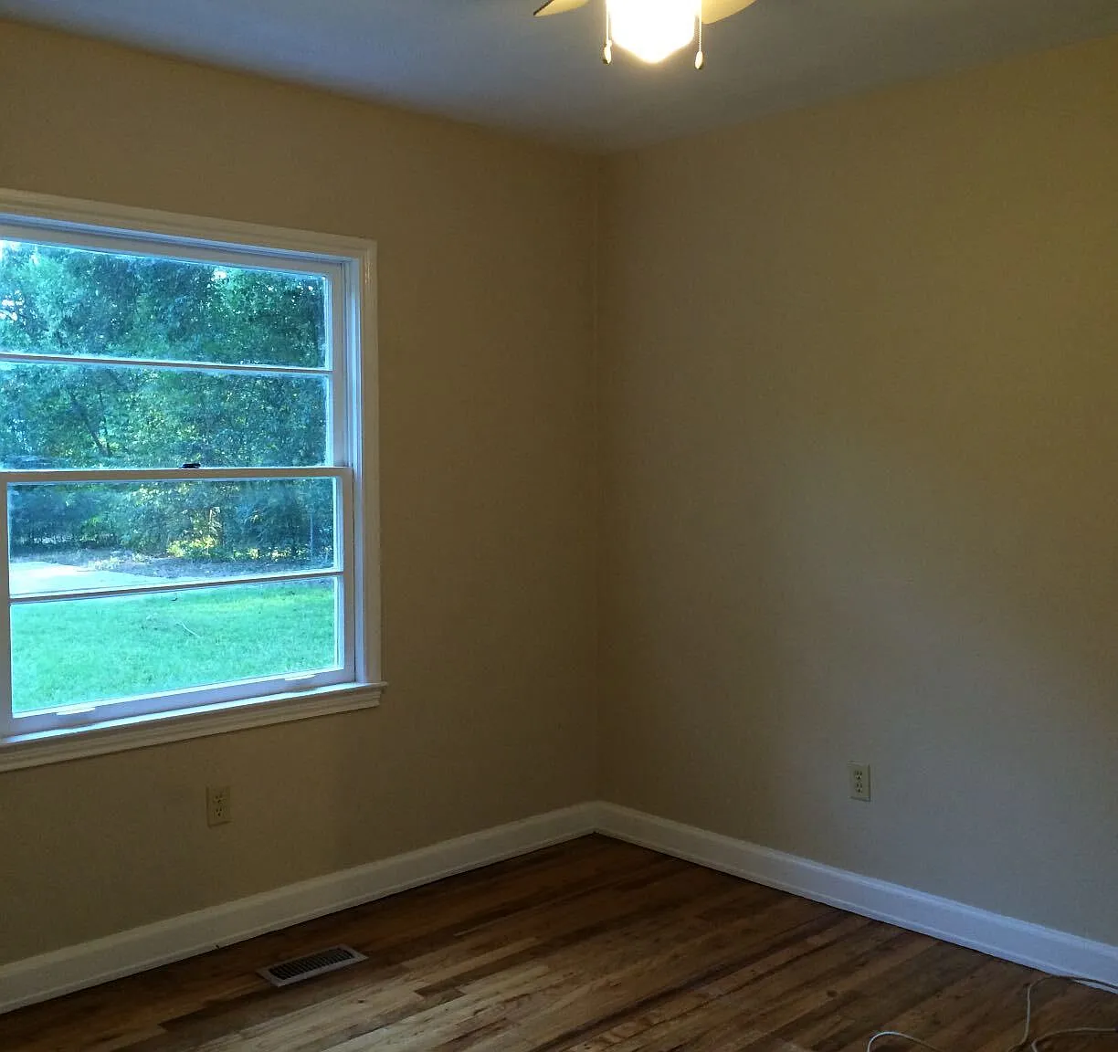 Whitney Avenue 1710 West - 1 — Photo 2