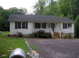 33 Lake Ct, Montross, VA 22520