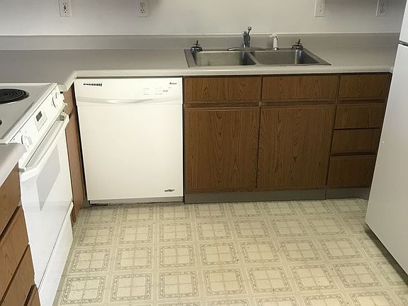 3rd image of 2758 Jackson St APT 4