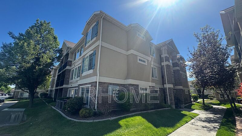 1st image of 155-1120 W 104th #104