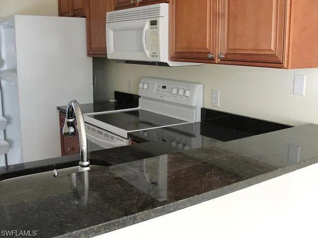 4280 Desoto Ave — Photo 7