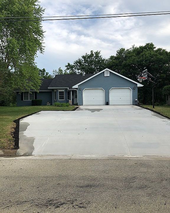 1st image of 716 Tanglewood Dr