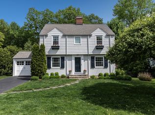 9 Phillips Ln, Darien, CT 06820