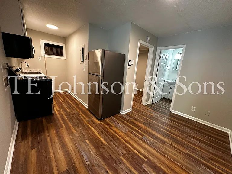 651 Summit St #X — Photo 10