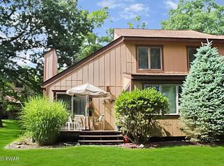 11 Tennis Club Pl, Lakeville, PA 18438