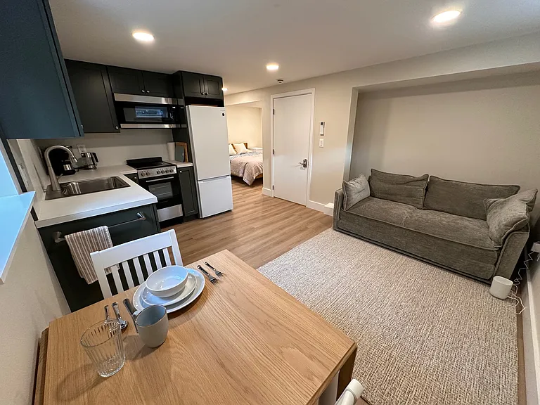 2412 Columbia St SW #B — Photo 7