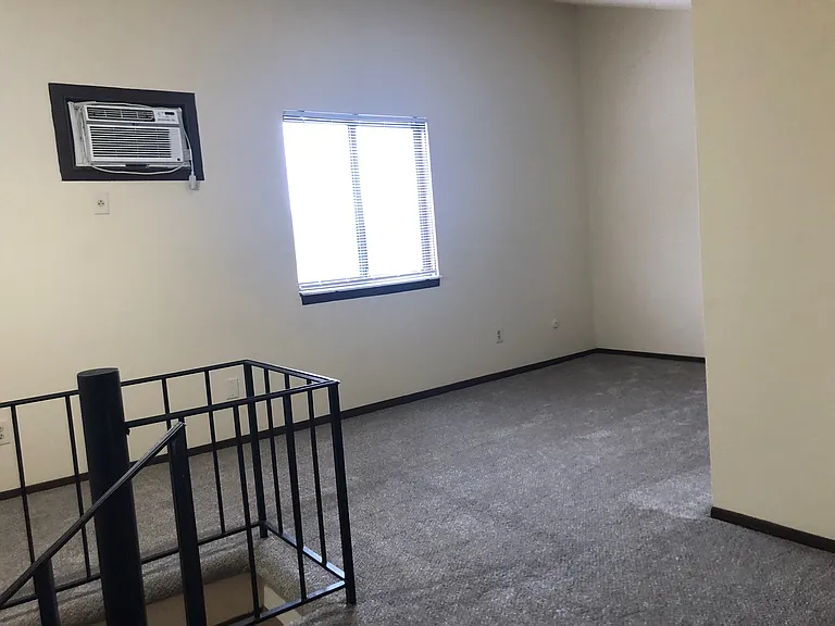 Bella Dora Rosamond Ave. Apartments — Photo 8