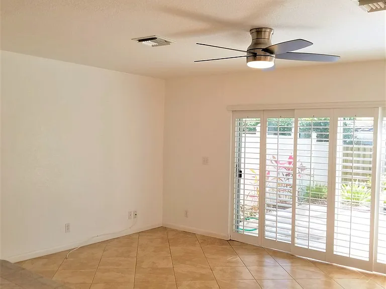 3221 SW 15th Ave — Photo 5