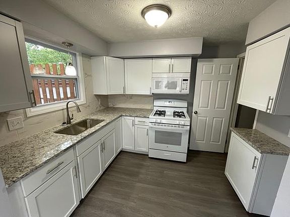 3rd image of 925 Davis Ave #905