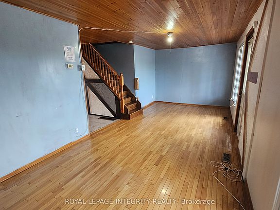 5th image of 360 9th St W