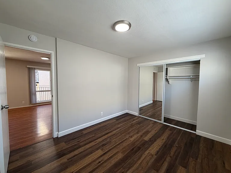 650 East 17th Street — Photo 7