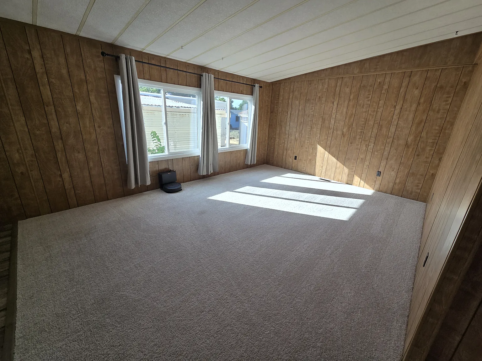 3 bed, 1725 sqft, $2,195 — Photo 4