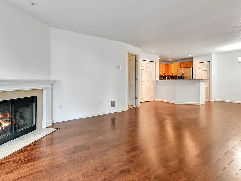 424 102nd Ave SE #107 — Photo 6