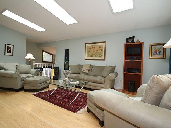 3rd image of 11892 Flintwood St NW