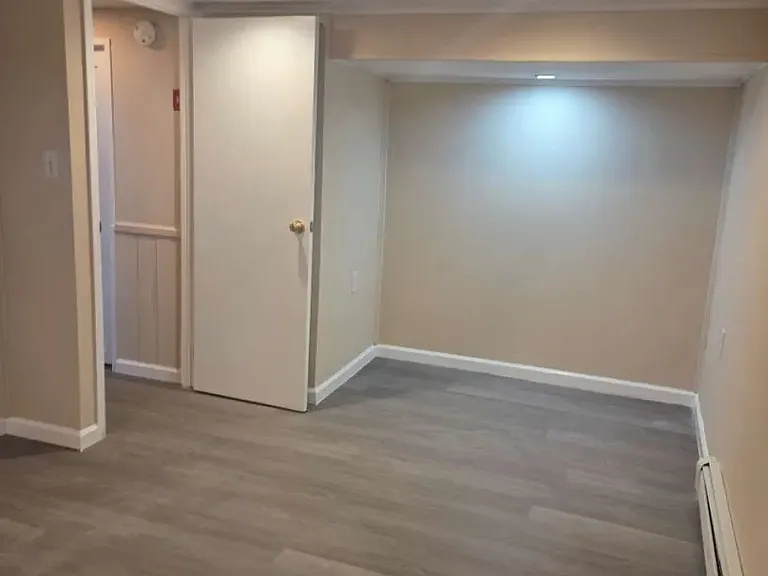 118 Kamda Blvd — Photo 11
