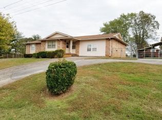 1605 Oak St, Loudon, TN 37774