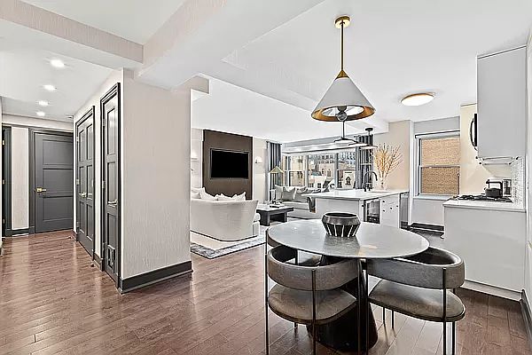 1st image of 11 5th Ave #7U