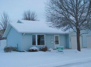 3909 Dacotah View Ct, Grand Forks, ND 58201