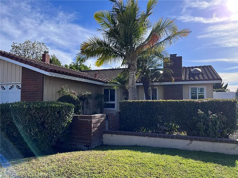 20371 Running Springs Ln — Photo 24