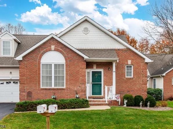 25 Indian Plantation St, Raritan Twp., NJ 08822