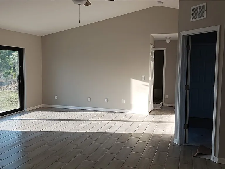 934 Marilyn Ave S — Photo 10