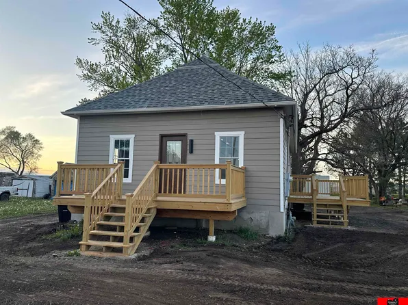 120 W 4th St, Pilger, NE 68768