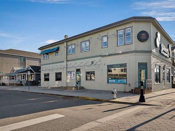 3rd image of 4001 Landis Ave