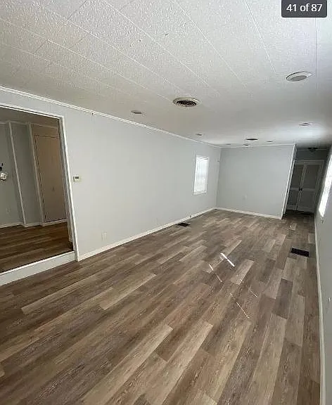 2419 S Greenwood Ave — Photo 28