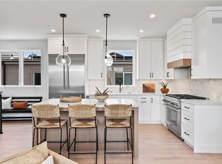 825 W Bay Ave UNIT B, Newport Beach, CA 92661