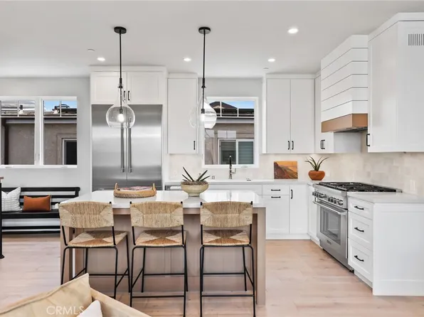 825 W Bay Ave Unit B, Newport Beach, CA 92661