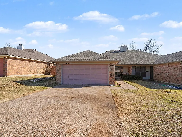1507 Lindsey Ln W #A — Photo 1