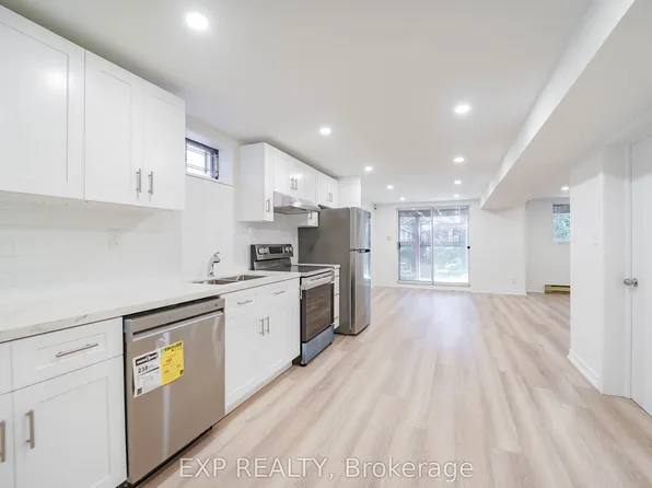 195 Savage Rd #Basement, Newmarket, ON L3X 1R6