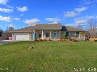 7499 Pheasant Run Dr, Hudsonville, MI