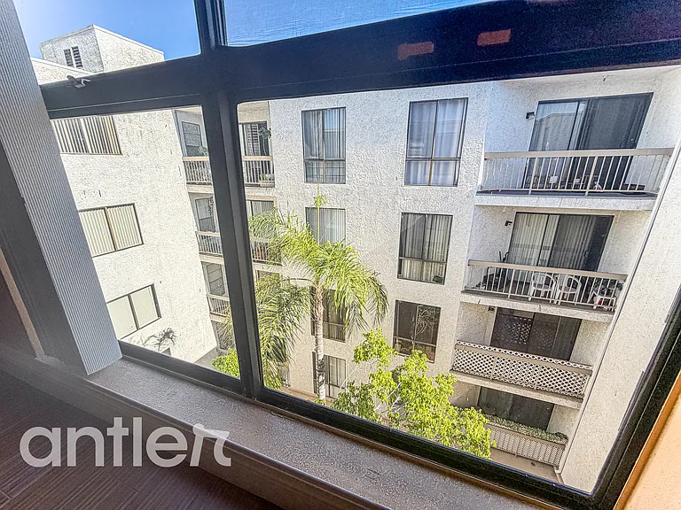 534 S Saint Andrews Pl #J416 — Photo 15