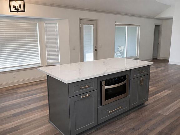 5th image of 33 Sandpiper Dr