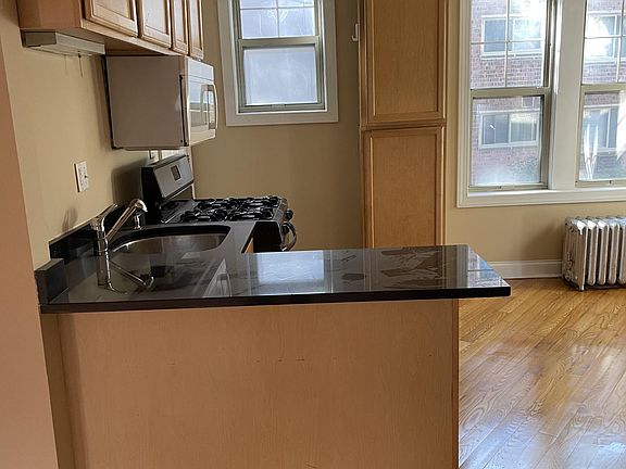 5th image of 6168 N Wolcott Ave #1