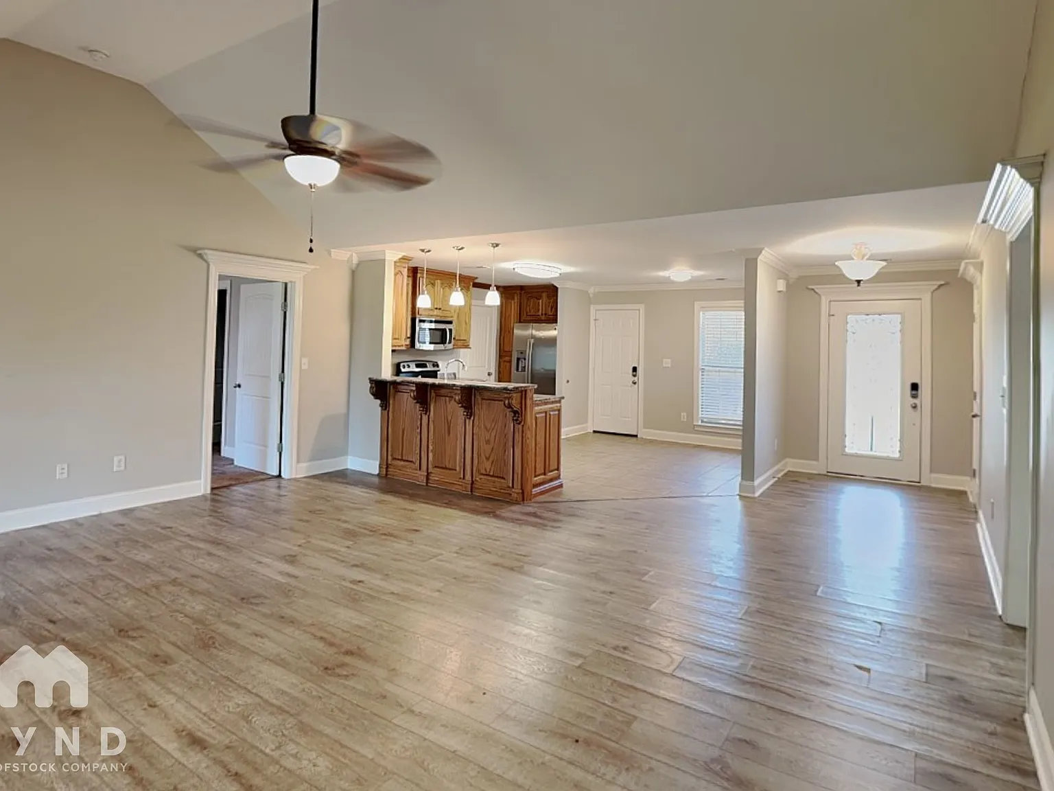 3 bed, 2.0 bath, 1626 sqft, $1,695 — Photo 2