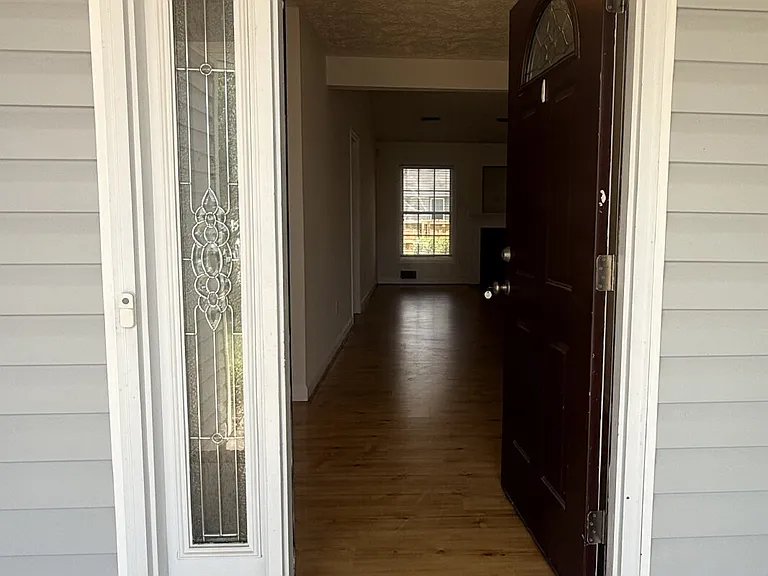 3019 Burton Dr — Photo 3