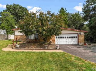10512 Twilight Dr, Saint Louis, MO 63128