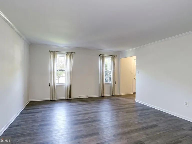 9012 Penn Manor Ct — Photo 14