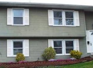 710 Chapelgate Dr, Odenton, MD 21113