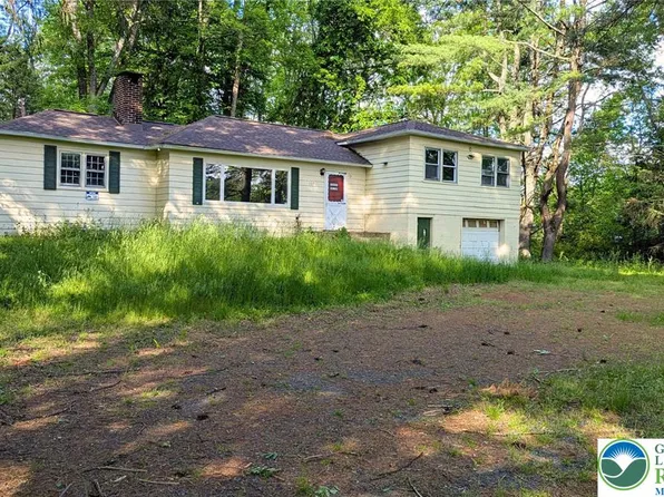 167 Independence Rd, East Stroudsburg, PA 18301