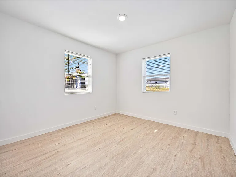 6811 Del Rio St #2 — Photo 7
