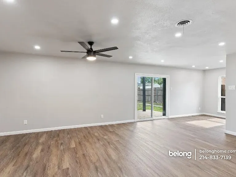 819 Wateka Way — Photo 3