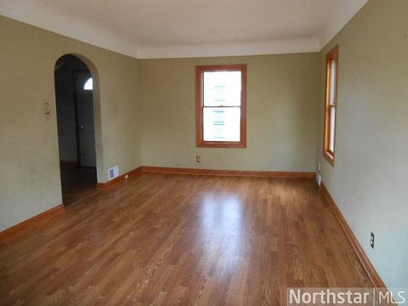 2nd image of 1722 Arlington Ave E