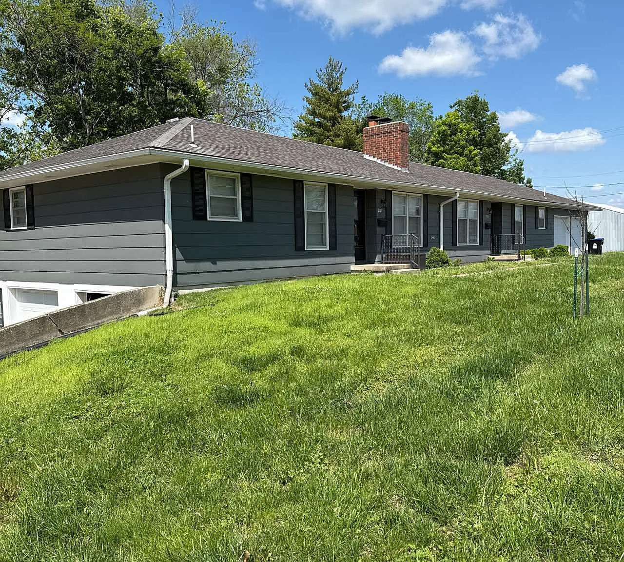 201 E Russell Ave - 1 — Photo 1