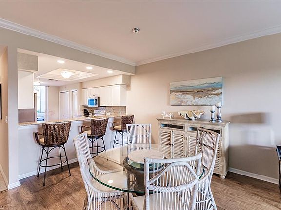 5th image of 26150 Clarkston Dr #105