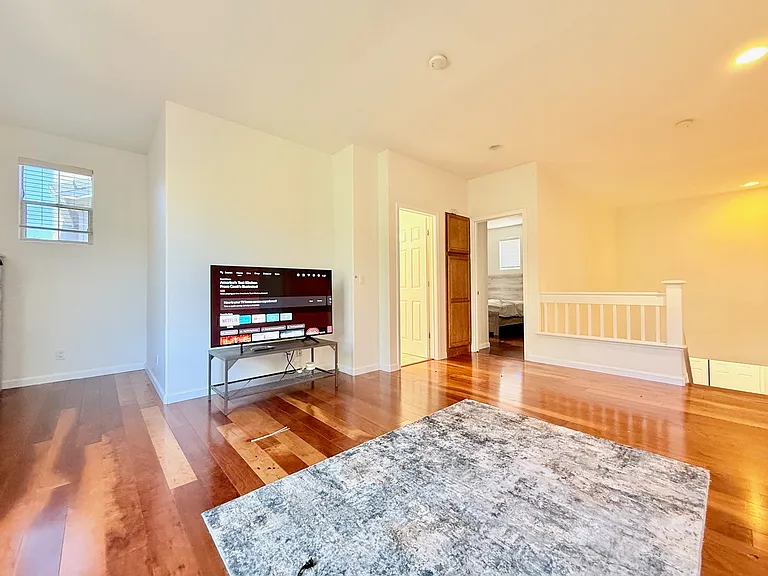 863 Dederick Ct — Photo 36