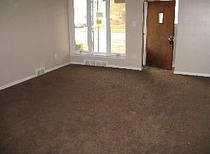 4th image of 26058 Fairfield Ave