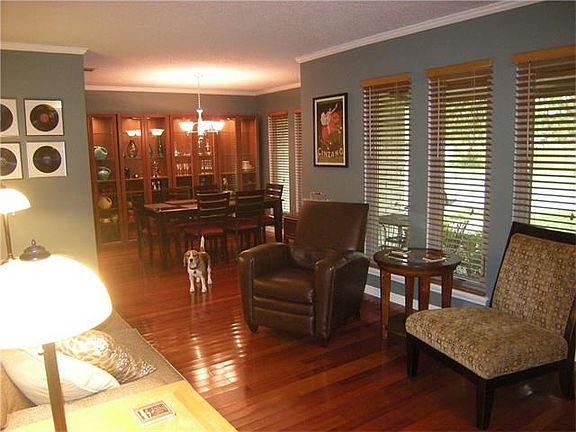 Front living & dining combo